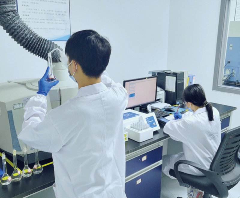 智能机器人：革新未来的工具还是潜在的风险？